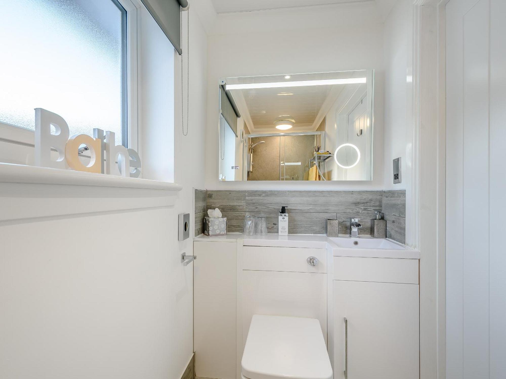 Craigpark Lodge Caldercruix Екстер'єр фото